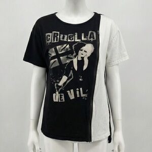 Her Universe Disney Cruella De Vil Split Zipper Graphic Tee Plus Size 0